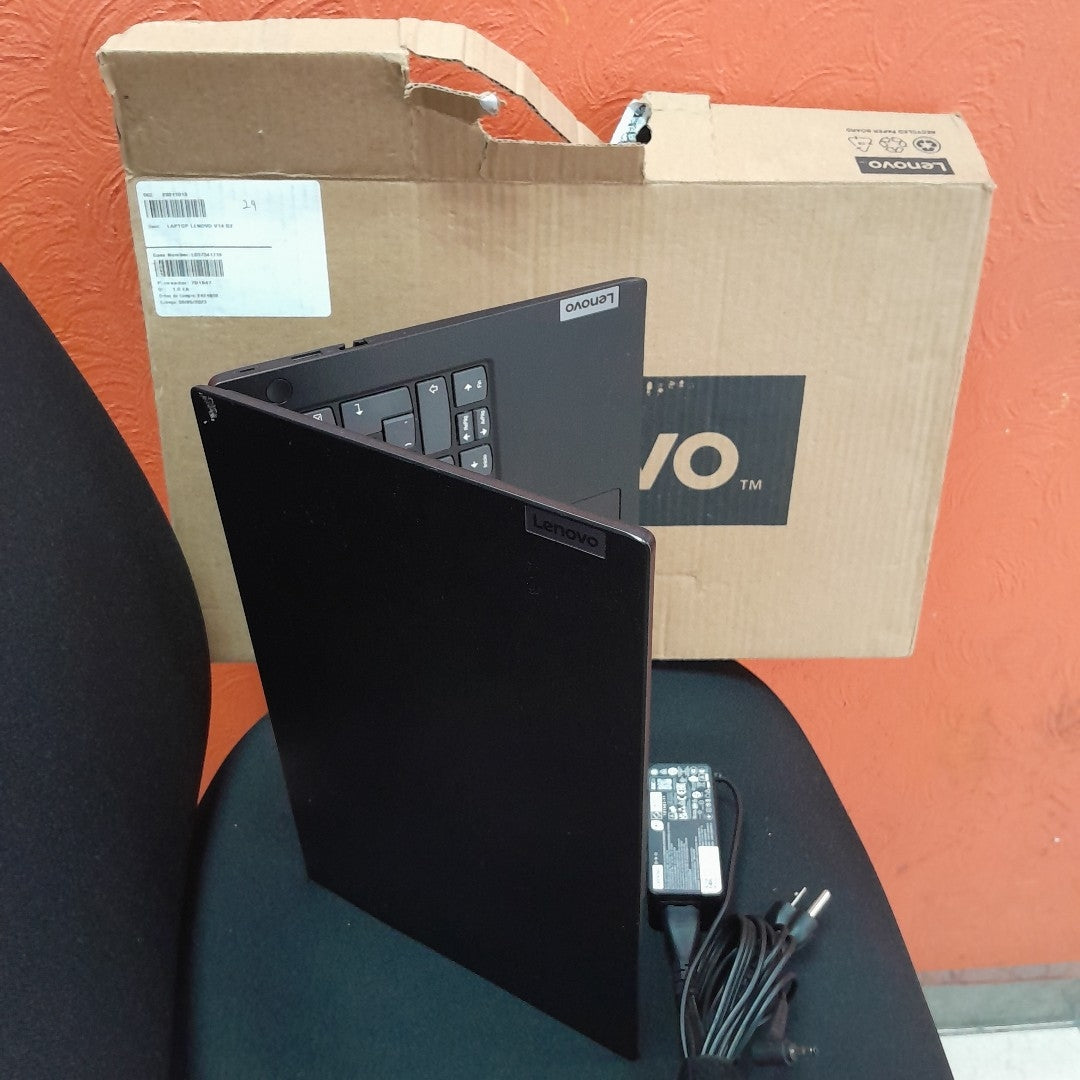 LAPTOP LENOVO V14 G2 IJL (2023) 128 GB SSD 4 GB RAM (SEMINUEVO)