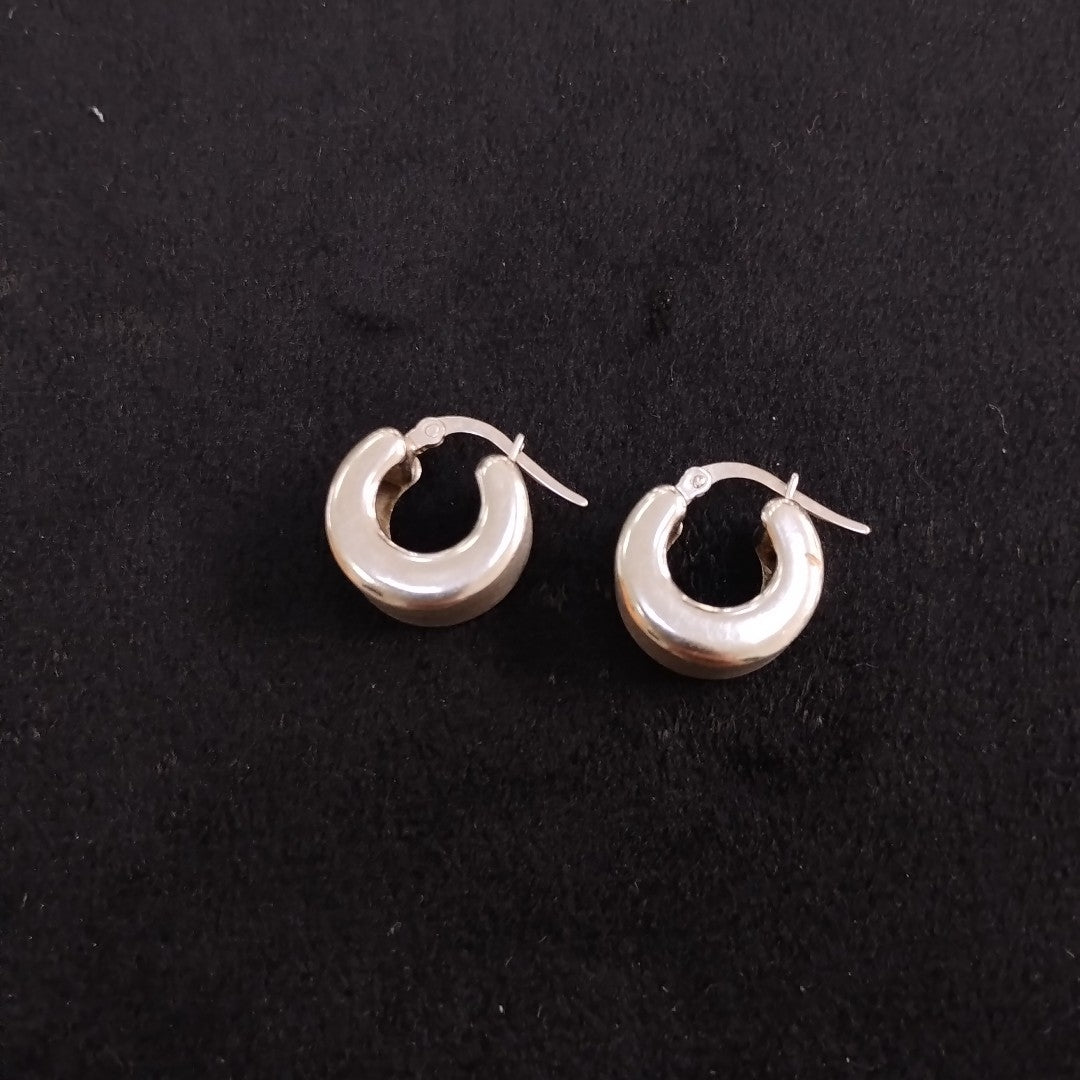 ARRACADAS PAR ORO BLANCO 14 K 3 GRMS (SEMINUEVO)