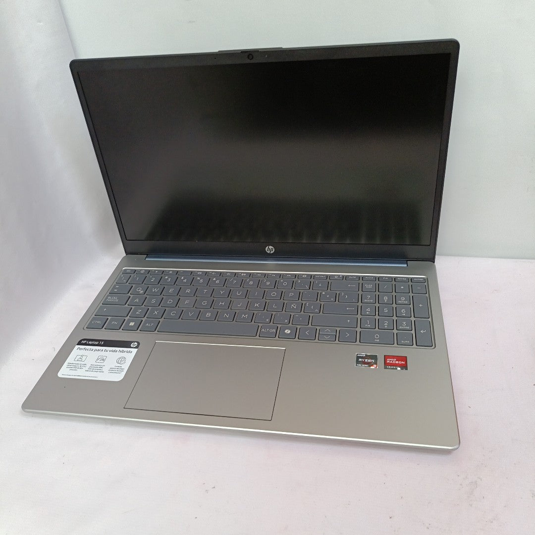 LAPTOP HP 15-FC0230LA (2025) 512 GB SSD 8 GB RAM (SEMINUEVO)