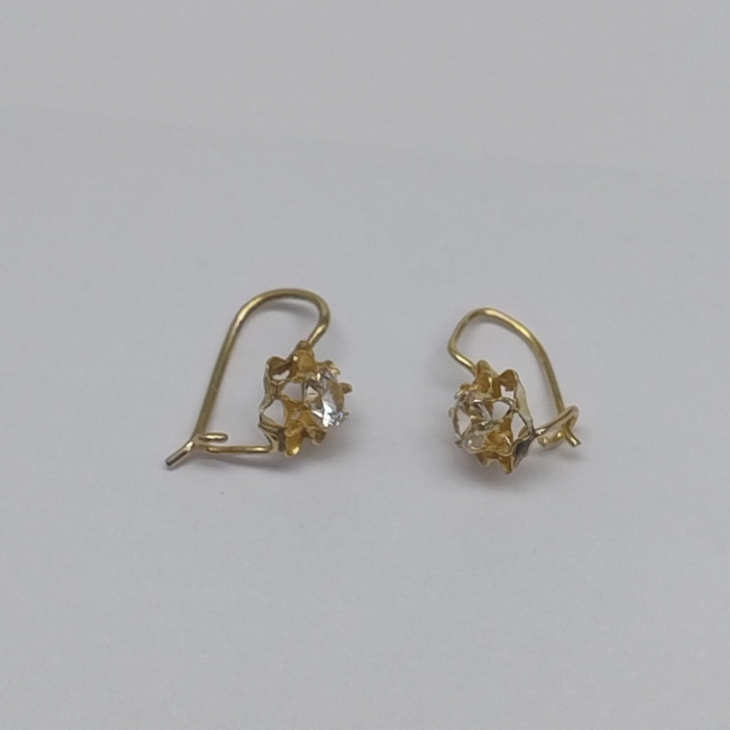 ARETES PAR ORO 8 K 0.8 GRMS (SEMINUEVO)