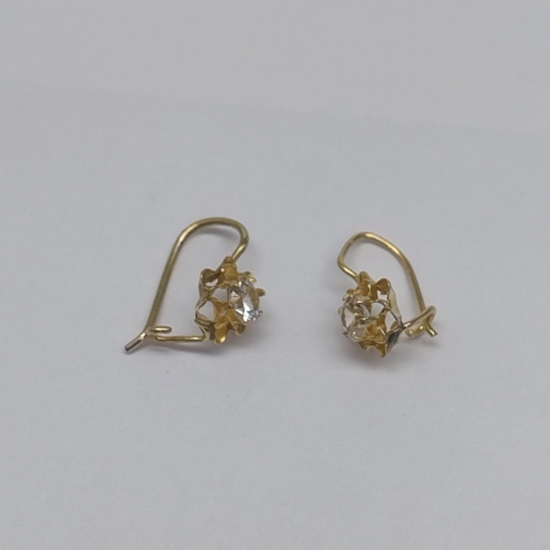 ARETES PAR ORO 8 K 0.8 GRMS (SEMINUEVO)