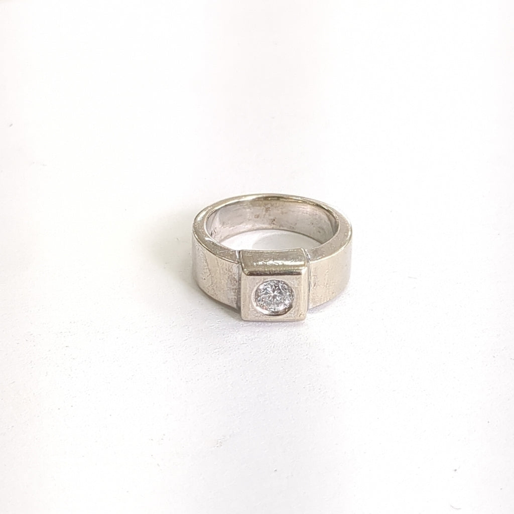ANILLO ORO BLANCO 14 K 8.3 GRMS (SEMINUEVO)