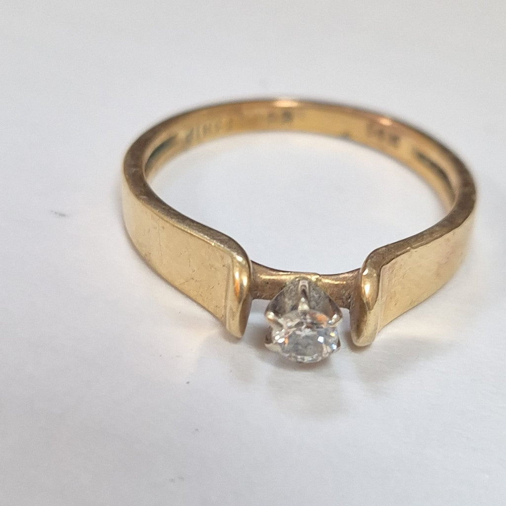 SOLITARIO ORO 10 K 2,60 GRMS (SEMINUEVO)