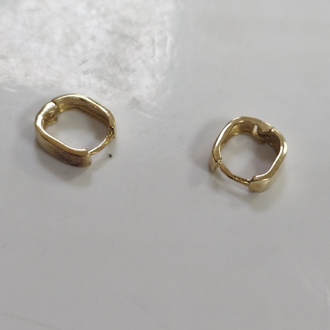 ARRACADAS PAR ORO 10 K 1.2 GRMS (SEMINUEVO)