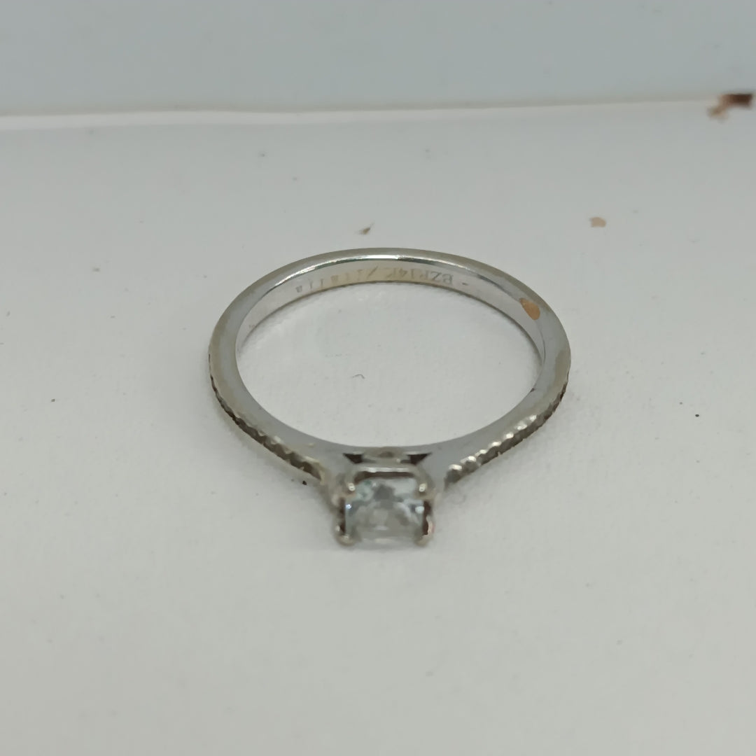 SOLITARIO ORO 14 K 2 GRMS (SEMINUEVO)