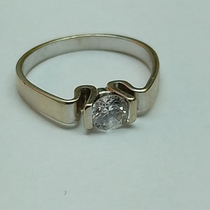 ANILLITO ORO BLANCO 14 K 2.8 GRMS (SEMINUEVO)