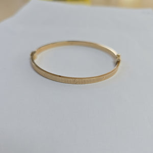 PULSERA RIGIDA ORO 10 K 6.6 GRMS (SEMINUEVO)