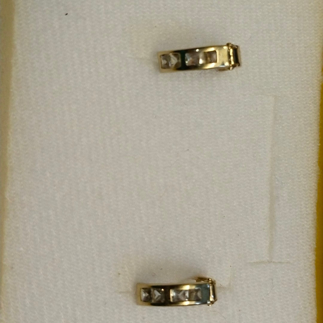 ARRACADAS PAR ORO 10 K 1.2 GRMS (SEMINUEVO)