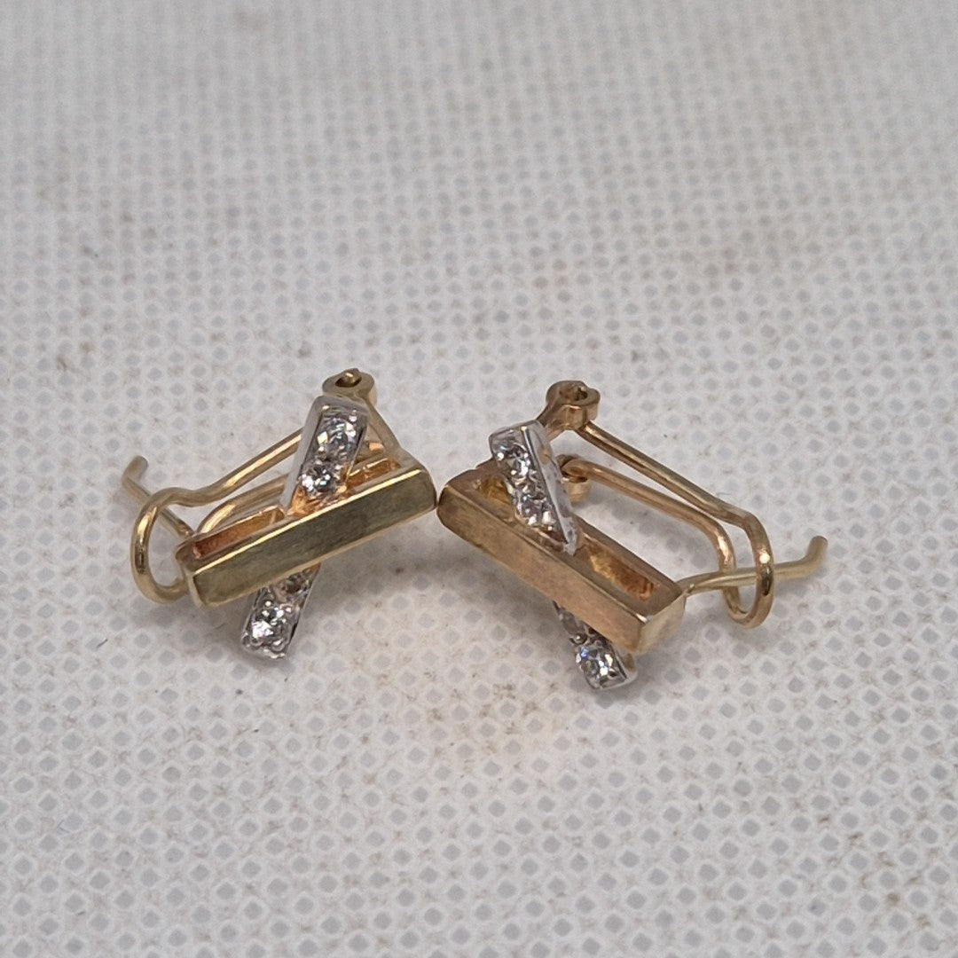 ARETES PAR ORO 14 K 2.5 GRMS (SEMINUEVO)