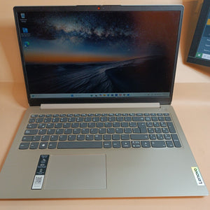 LAPTOP LENOVO IDEAPAD 1 15AMN7 (2024) 256 GB SSD 8 GB RAM (SEMINUEVO)