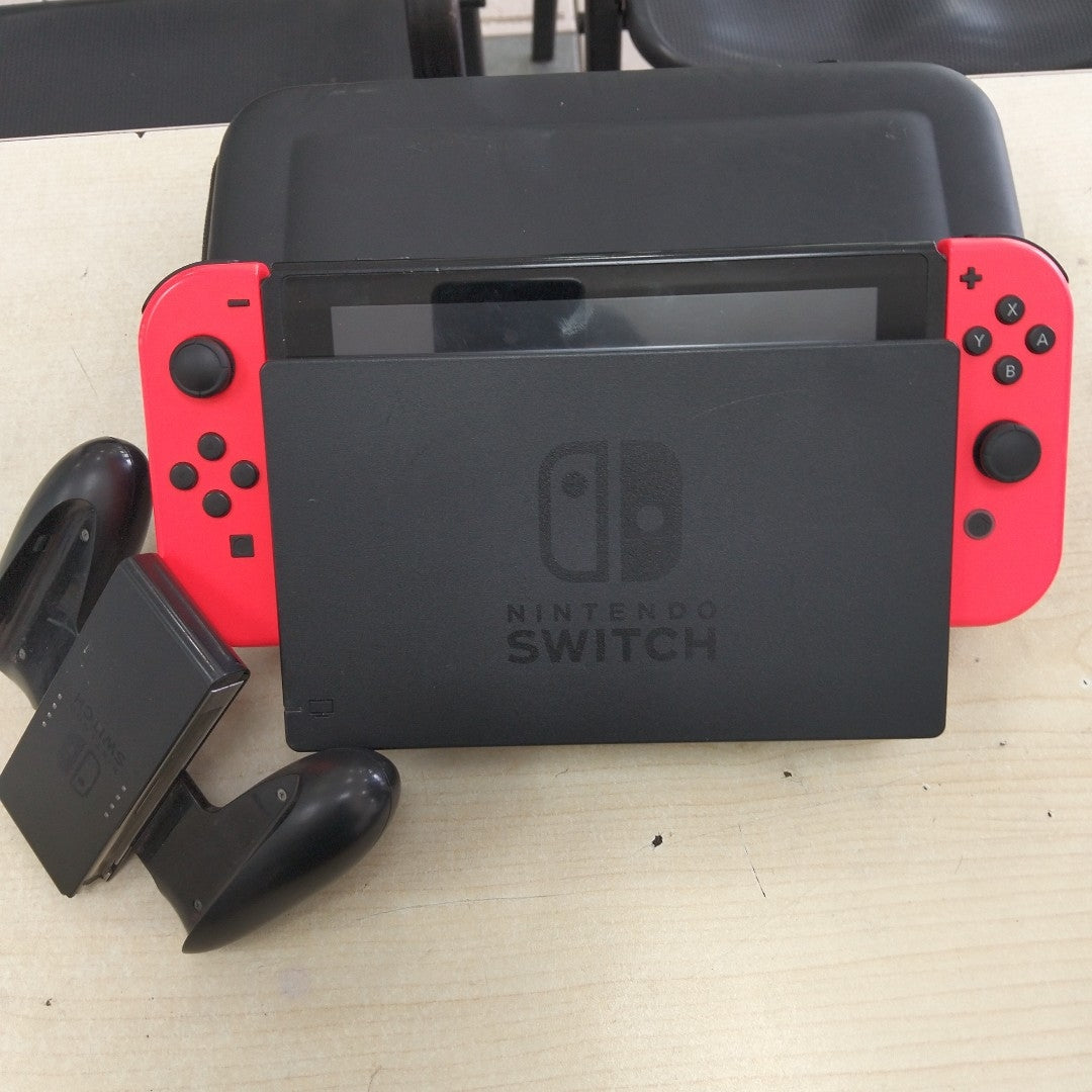 CONSOLA DE VIDEOJUEGO NINTENDO SWITCH 32 GB (SEMINUEVO)