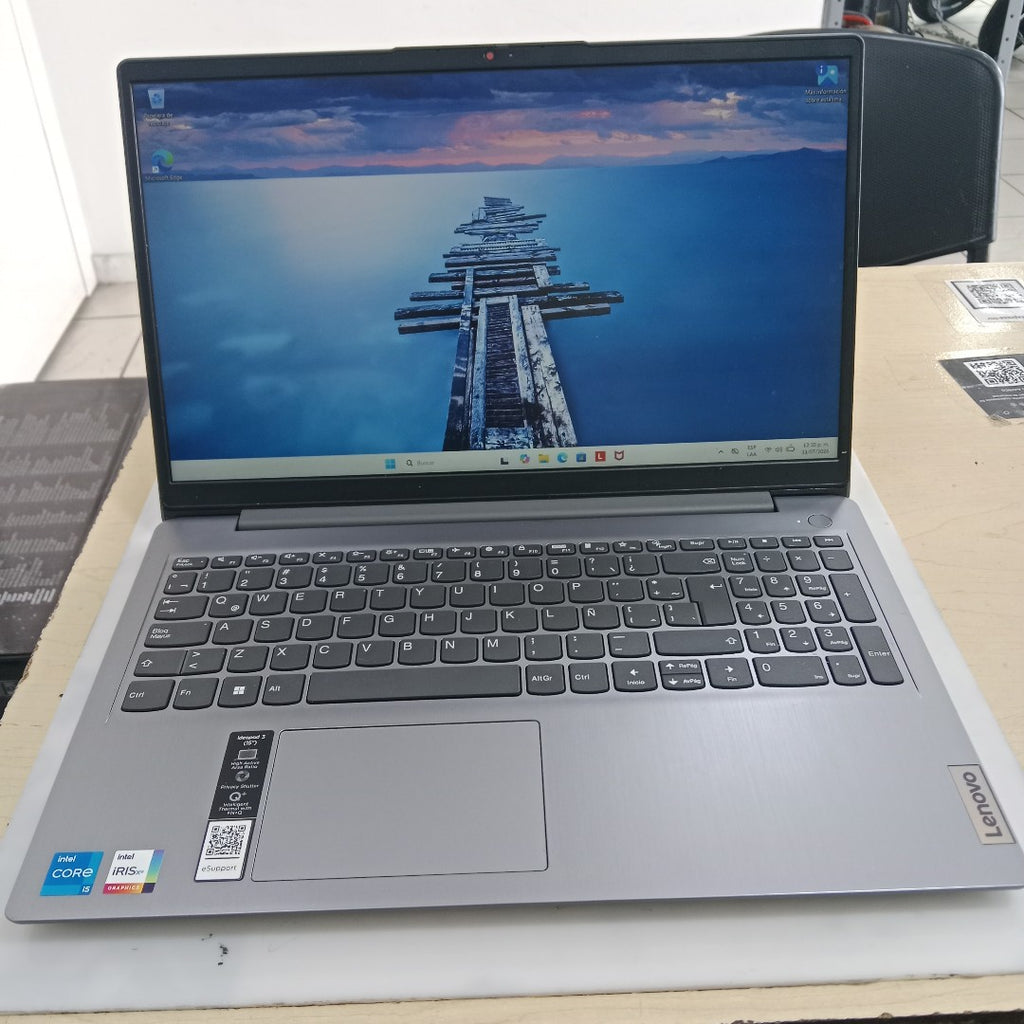 LAPTOP LENOVO IDEAPAD 3 15ITL6 (2023) 256 GB SSD 8 GB RAM (SEMINUEVO)