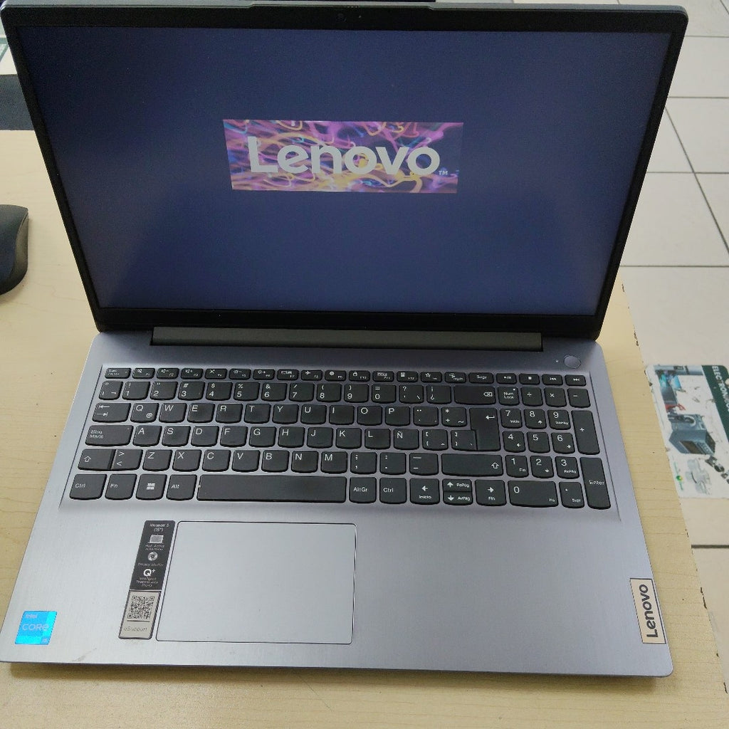 LAPTOP LENOVO IDEAPAD 3 15ITL6 (2023) 256 GB SSD 8 GB RAM (SEMINUEVO)
