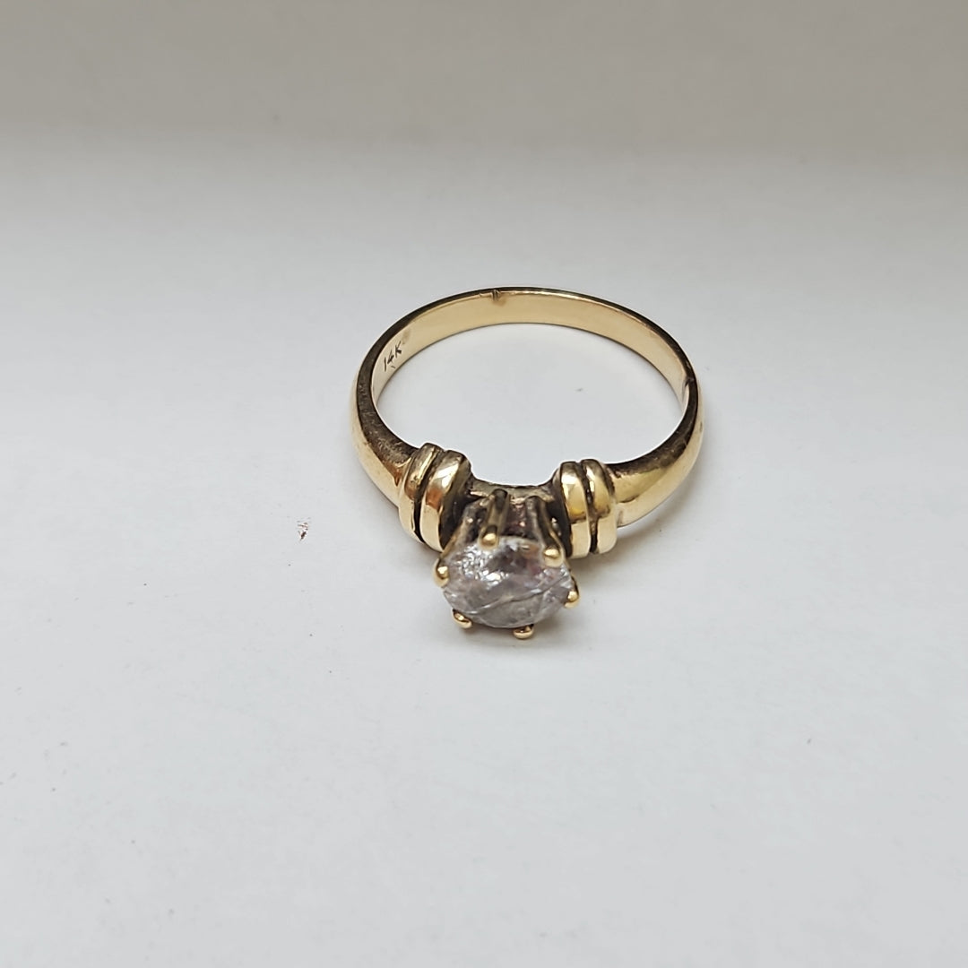 SOLITARIO ORO 14 K 4.8 GRMS (SEMINUEVO)