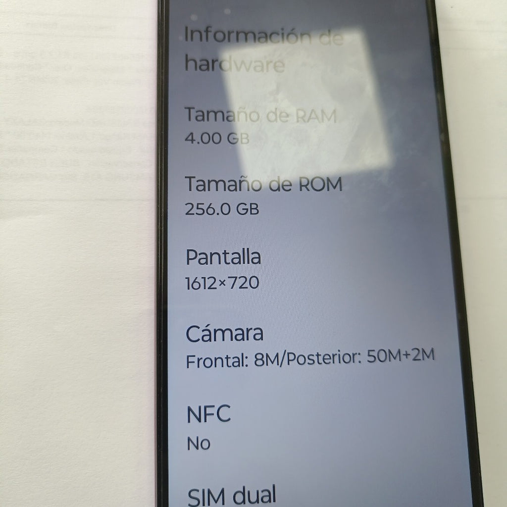 CELULAR MOTOROLA MOTO G24 XT2423-1 (2024) 256 GB 4 GB RAM (SEMINUEVO)