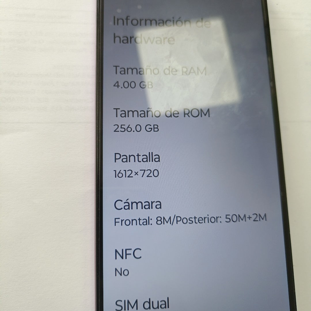 CELULAR MOTOROLA MOTO G24 XT2423-1 (2024) 256 GB 4 GB RAM (SEMINUEVO)