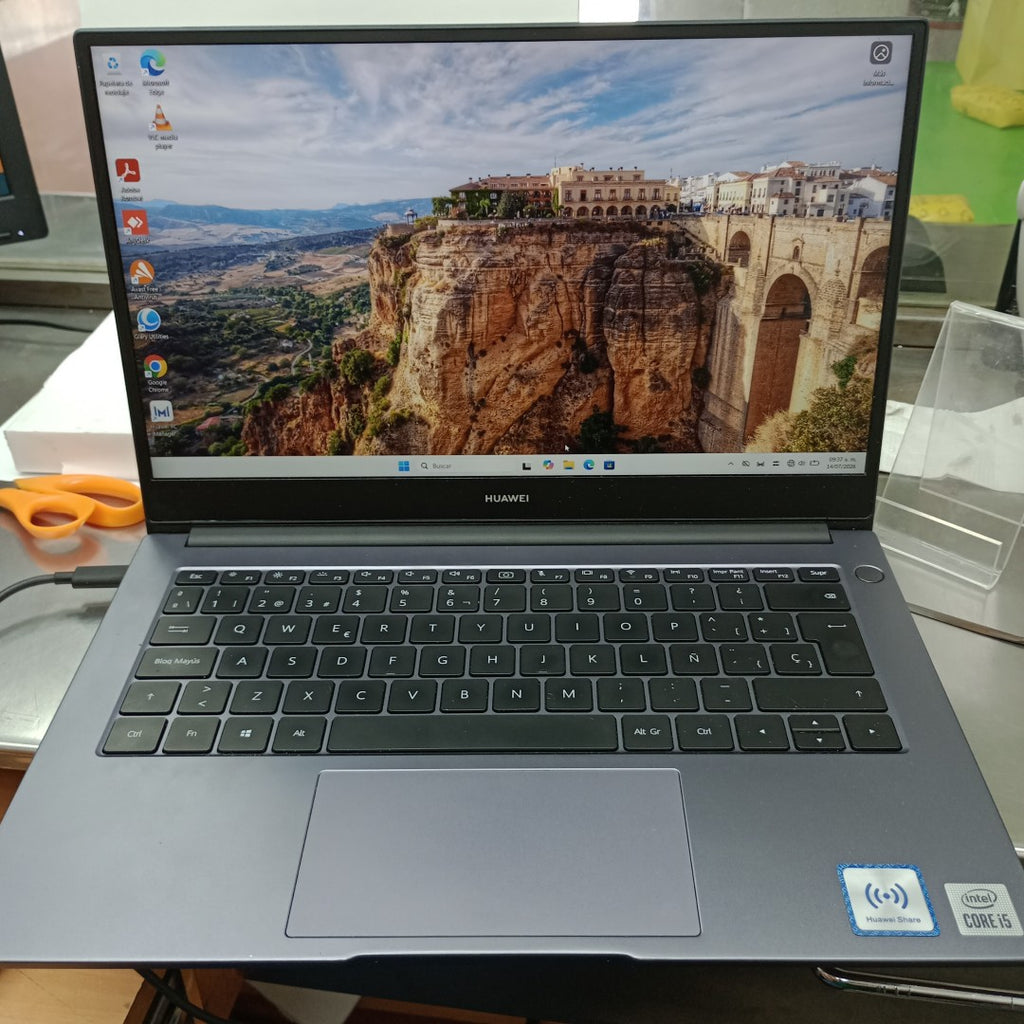 LAPTOP HUAWEI MATEBOOK D14 MDF-X (2024) 512 GB SSD 8 GB RAM (SEMINUEVO)