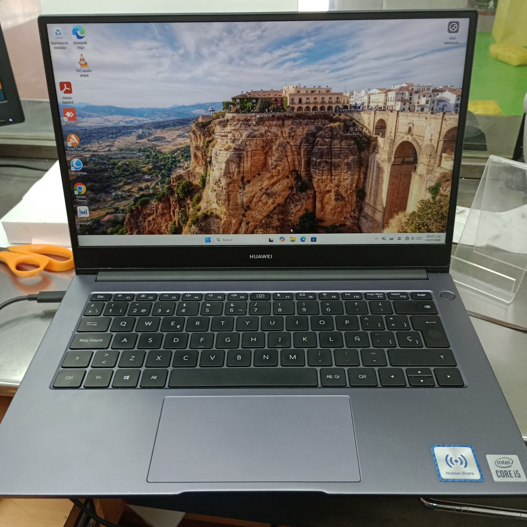 LAPTOP HUAWEI MATEBOOK D14 MDF-X (2024) 512 GB SSD 8 GB RAM (SEMINUEVO)