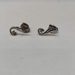 ARETES PAR ORO, ORO BLANCO 14 K 1.7 GRMS (SEMINUEVO)