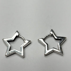 ARETES PAR ORO BLANCO 14 K 2.5 GRMS (SEMINUEVO)