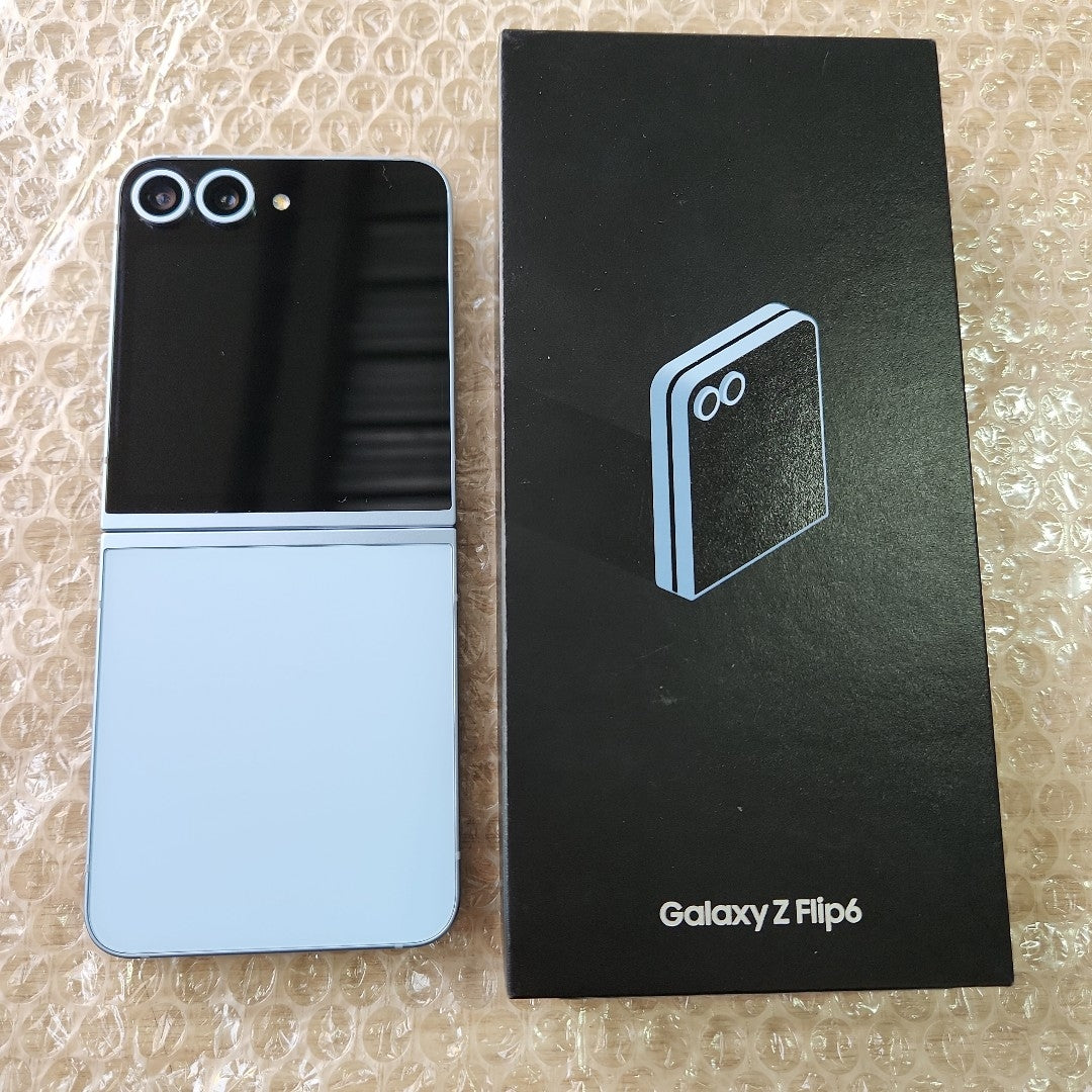 CELULAR SAMSUNG GALAXY Z FLIP6 SM-F741B (2024) 256 GB 12 GB RAM (SEMINUEVO)