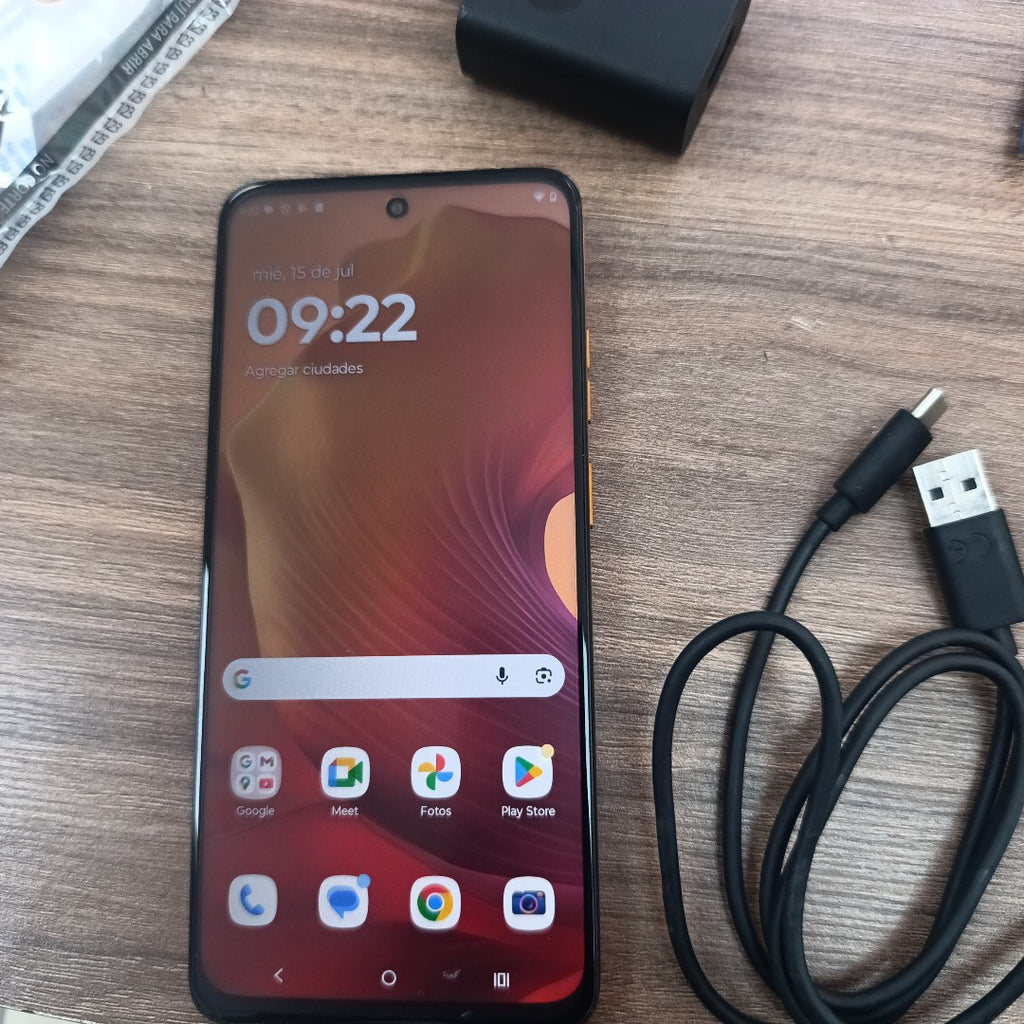 CELULAR MOTOROLA MOTO G15 XT2521-2 (2025) 128 GB 4 GB RAM (SEMINUEVO)