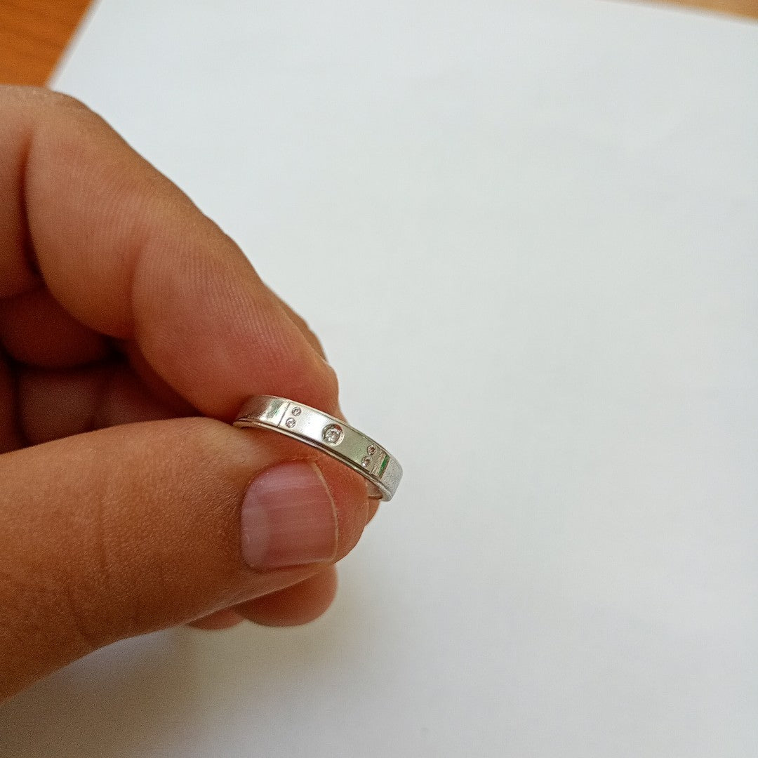 ANILLITO ORO BLANCO 10 K 1,50 GRMS (SEMINUEVO)