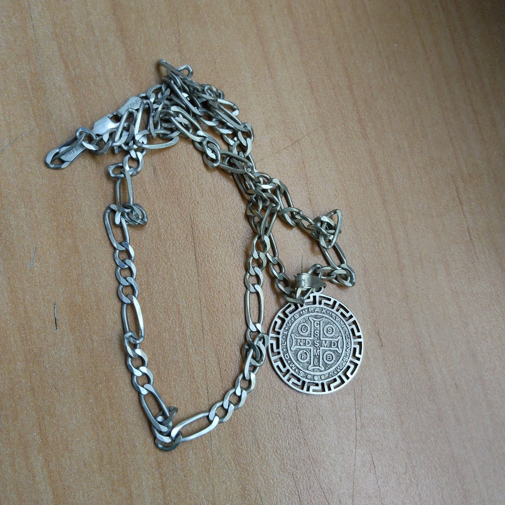 CADENA, MEDALLA RELIGIOSA PLATA 21.9 GRMS (SEMINUEVO)