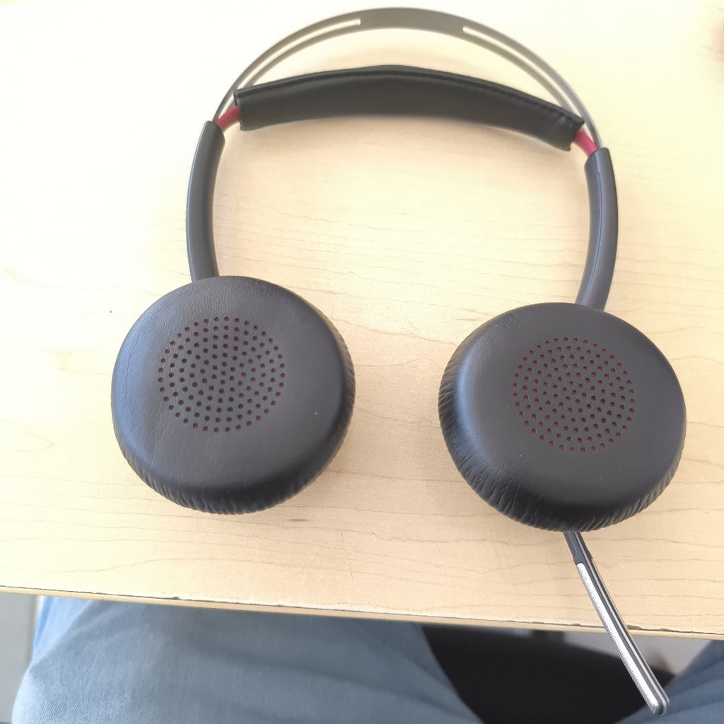 AUDIFONOS PLANTRONICS VOYAGUER FOCUS UC B825 INALAMBRICO OVER EAR (SEMINUEVO)
