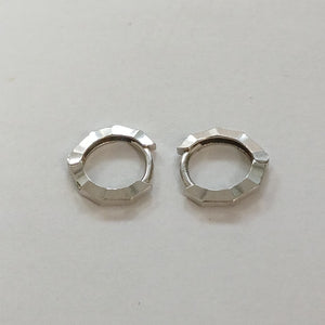 ARRACADAS PAR ORO BLANCO 10 K 0.6 GRMS (SEMINUEVO)