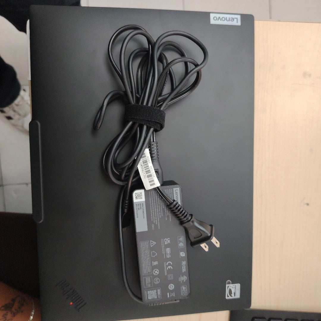 LAPTOP LENOVO THINKPAD T14 GEN 5 (2025) 512 GB SSD 16 GB RAM (SEMINUEVO)