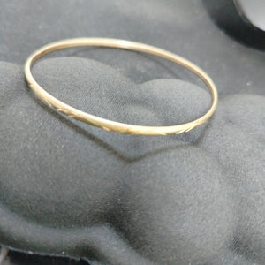 PULSERA RIGIDA ORO 10 K 3.4 GRMS (SEMINUEVO)