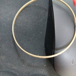 PULSERA RIGIDA ORO 10 K 3.4 GRMS (SEMINUEVO)
