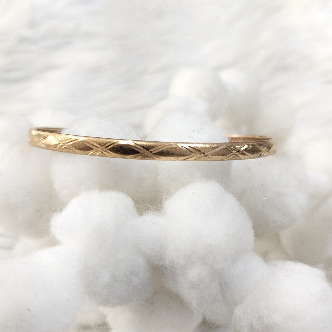 PULSERA RIGIDA ORO 14 K 3.6 GRMS (SEMINUEVO)