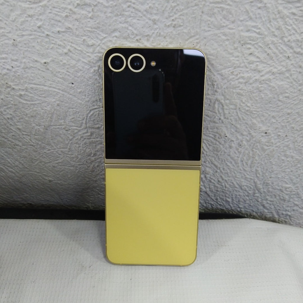 CELULAR SAMSUNG GALAXY Z FLIP6 SM-F741U1 (2024) 256 GB 12 GB RAM (SEMINUEVO)