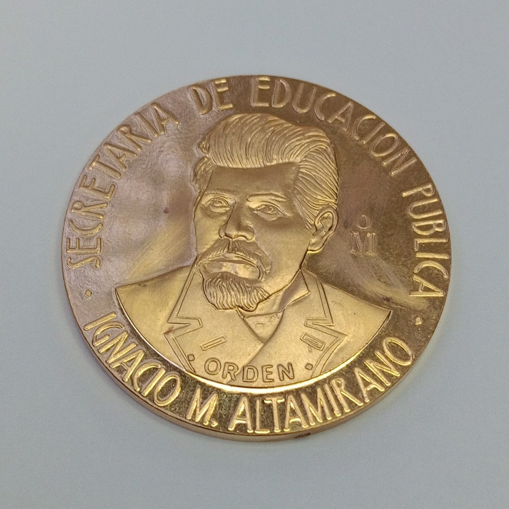 MEDALLA CONMEMORATIVA ORO 21 K 42 GRMS (SEMINUEVO)