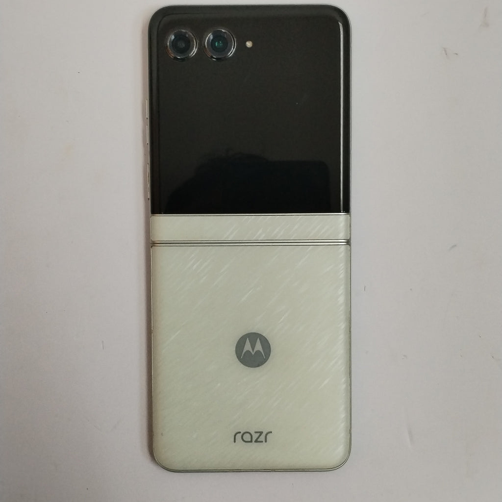CELULAR MOTOROLA RAZR 60 XT2553-1 (2025) 512 GB 12 GB RAM (SEMINUEVO)