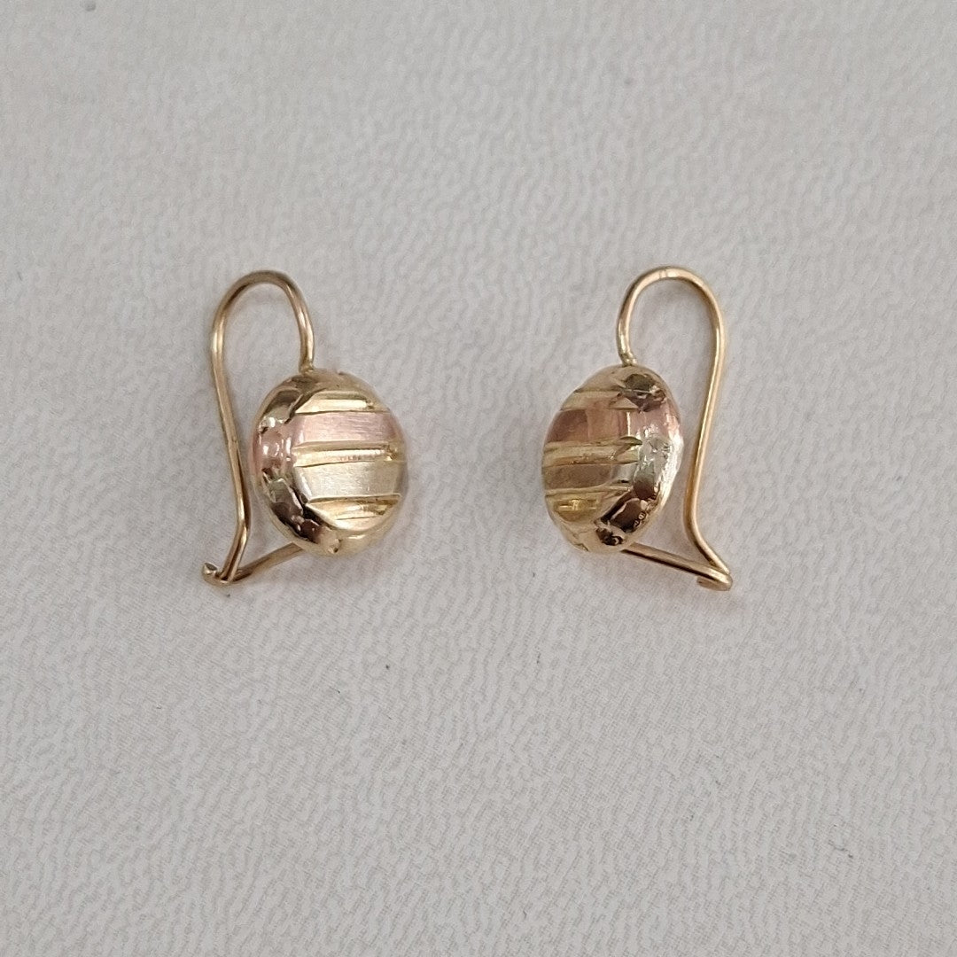 ARETES PAR ORO 8 K 1.1 GRMS (SEMINUEVO)