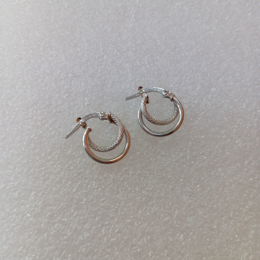 ARRACADAS PAR ORO BLANCO 14 K 1 GRMS (SEMINUEVO)