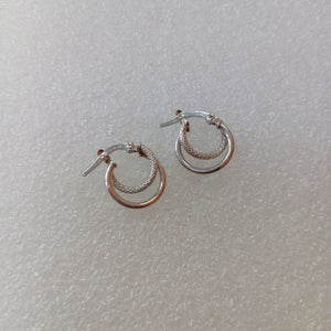 ARRACADAS PAR ORO BLANCO 14 K 1 GRMS (SEMINUEVO)