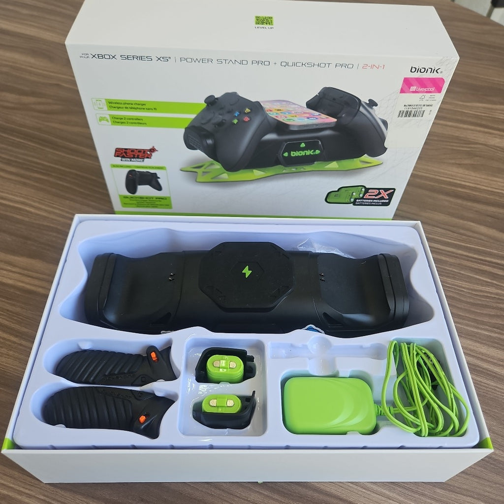 ACCESORIOS PARA CONSOLAS DE VIDEOJUEGO BIONIK XBOX SERIES BASE DE CARGA 2 BATERIAS RECARGABLES (SEMINUEVO)