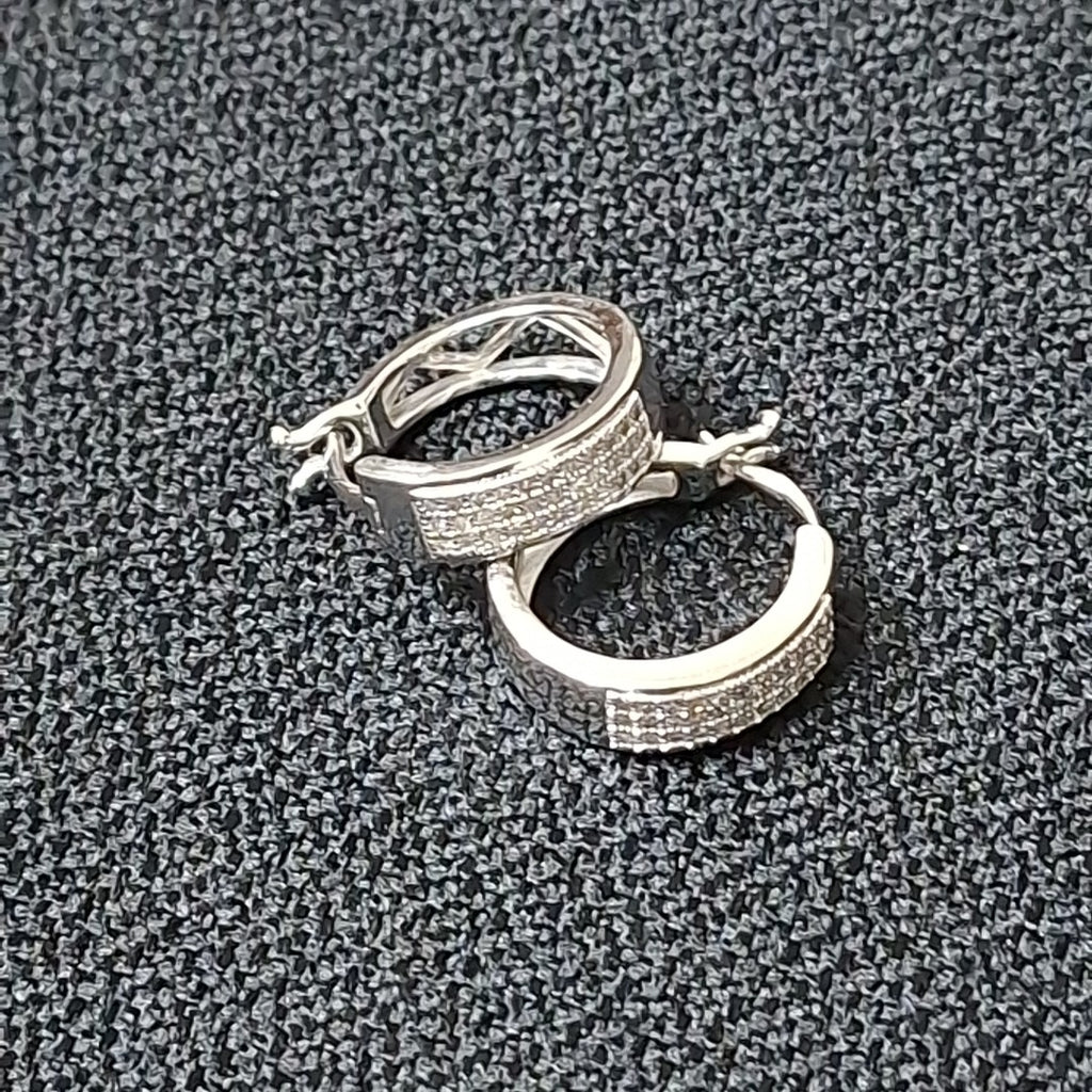 ARRACADAS PAR ORO BLANCO 10 K 3.6 GRMS (SEMINUEVO)