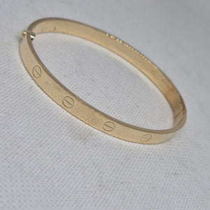 PULSERA RIGIDA ORO 10 K 5.8 GRMS (SEMINUEVO)