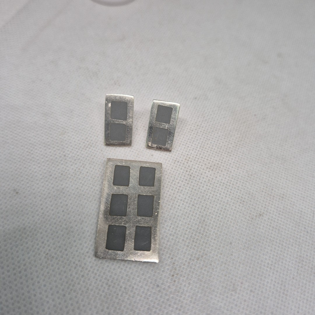 BROQUELES PAR, DIJE PLATA 9.4 GRMS (SEMINUEVO)