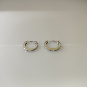 ARRACADAS PAR ORO BLANCO 14 K 1.6 GRMS (SEMINUEVO)