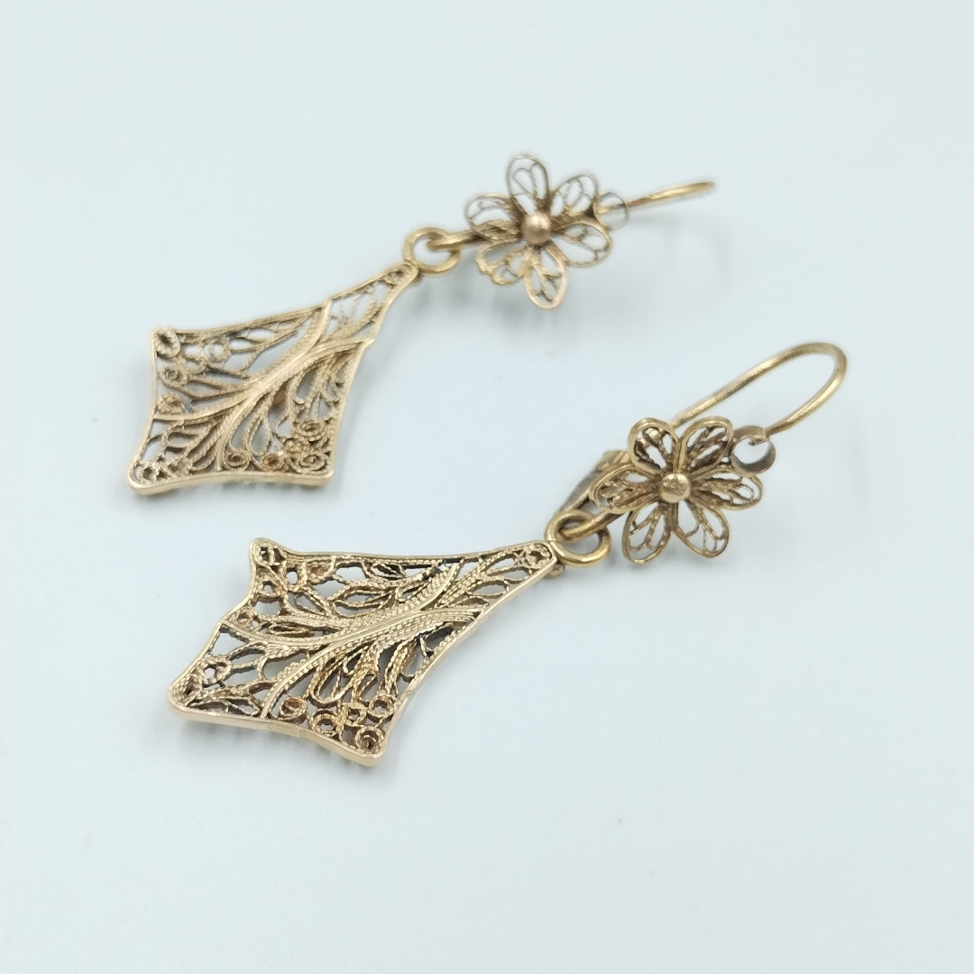 ARETES PAR ORO, ORO MUY BAJO 8 K 4.3 GRMS (SEMINUEVO)