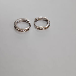 ARRACADAS PAR ORO BLANCO 14 K 1,00 GRMS (SEMINUEVO)