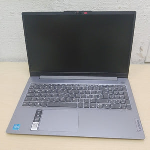 LAPTOP LENOVO IDEAPAD SLIM 3 15IRU8 (2025) 512 GB SSD 8 GB RAM (SEMINUEVO)
