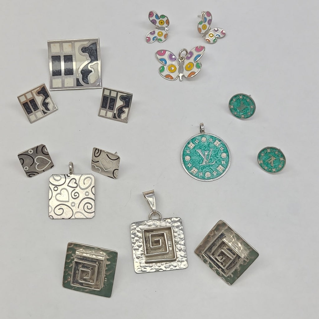 ARETES PAR, DIJE PLATA 49.6 GRMS (SEMINUEVO)