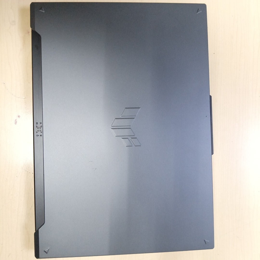 LAPTOP ASUS TUF GAMING F16 FX607VJ-RL023W (2025) 1 TB SSD 16 GB RAM (SEMINUEVO)